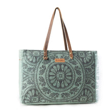 Load image into Gallery viewer, MYRA WILDTUSK WEEKENDER BAG IN GREEN VINTAGE PRINT