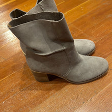 Load image into Gallery viewer, FRYE &amp; CO TAUPE SUEDE PULL ON BOOT NEW
