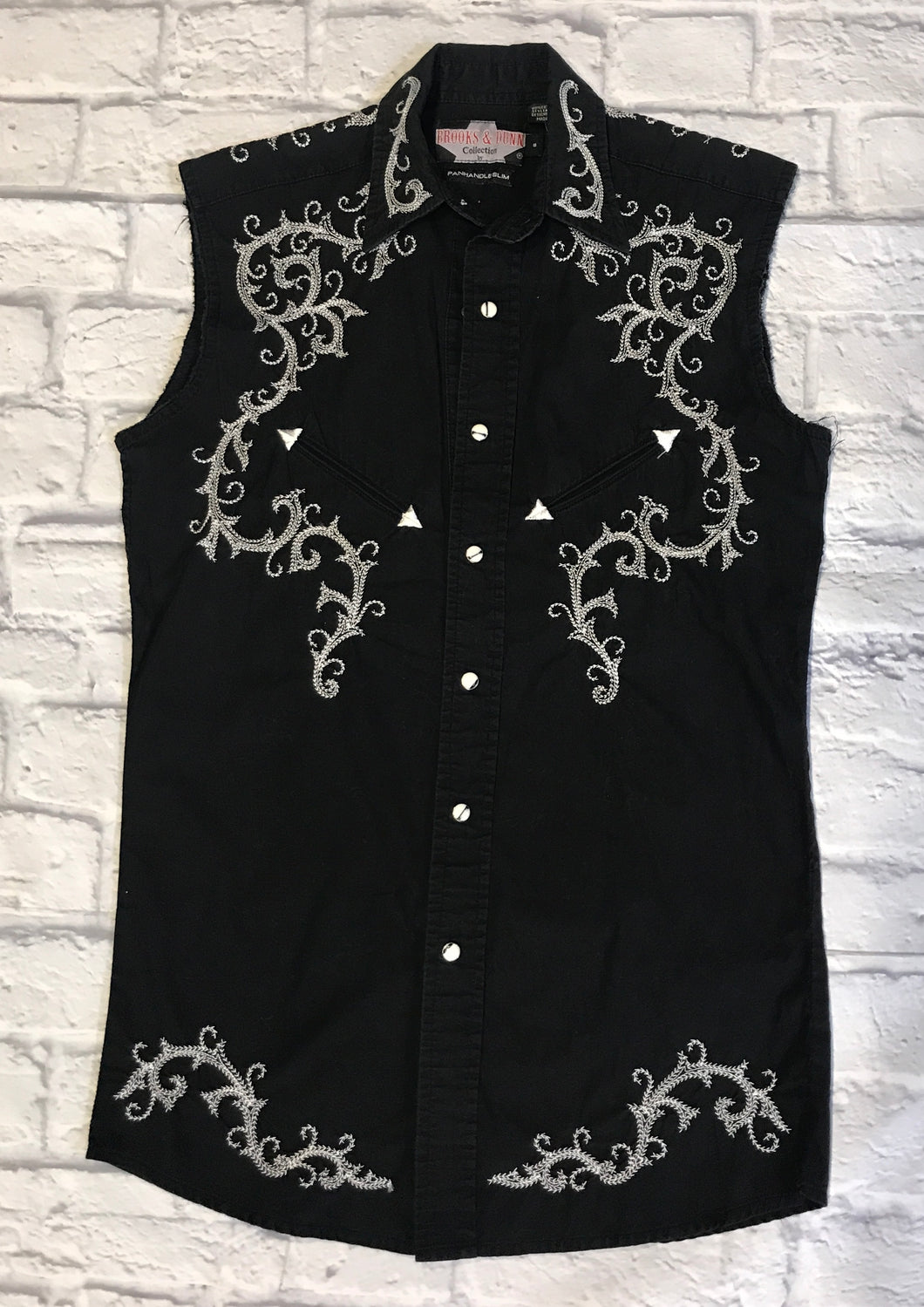 BROOKS AND DUNN BLACK WHITE EMBROIDERED COWBOY TANK