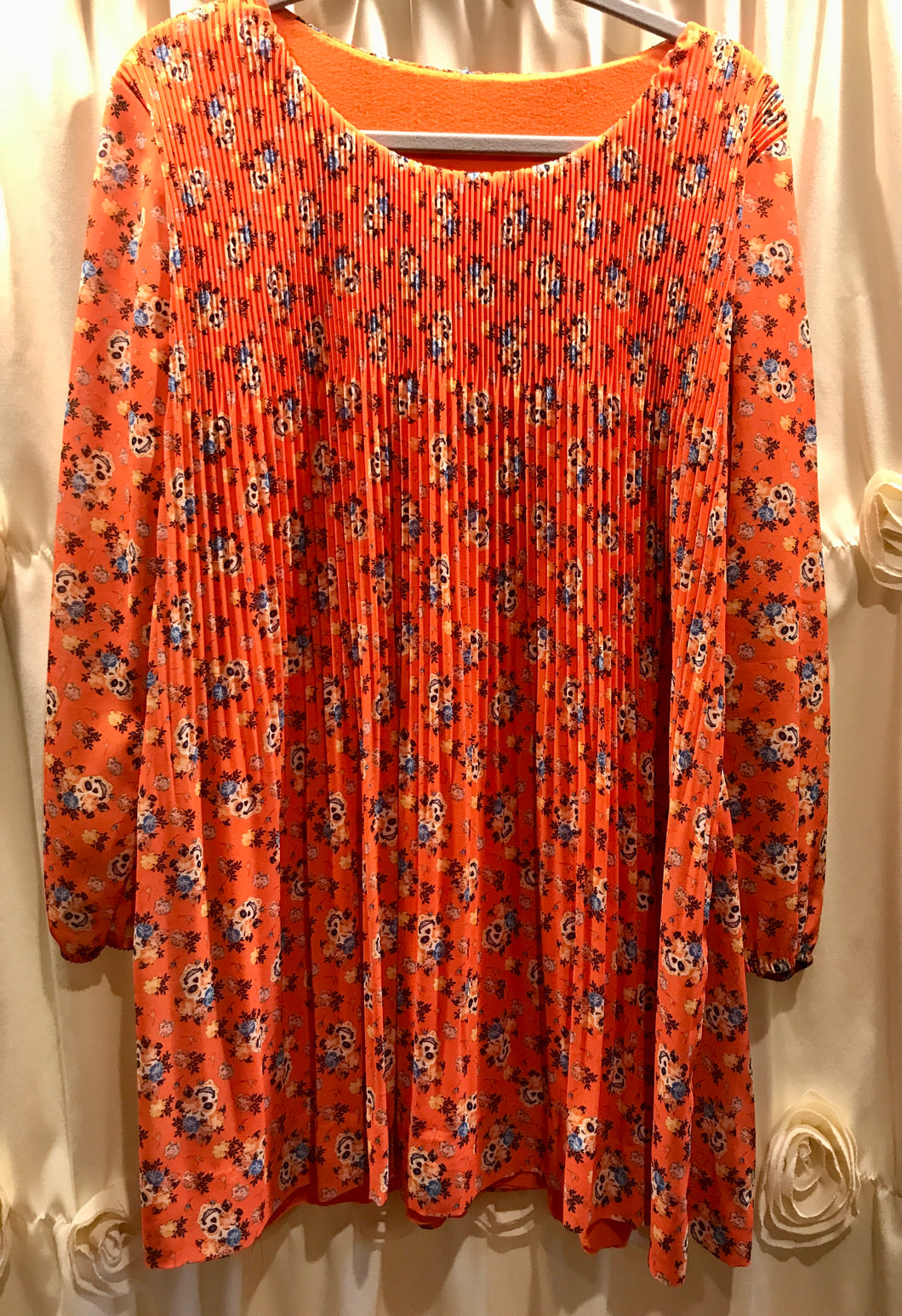 ORANGE PLEATED SKULL FLORAL BLOUSE