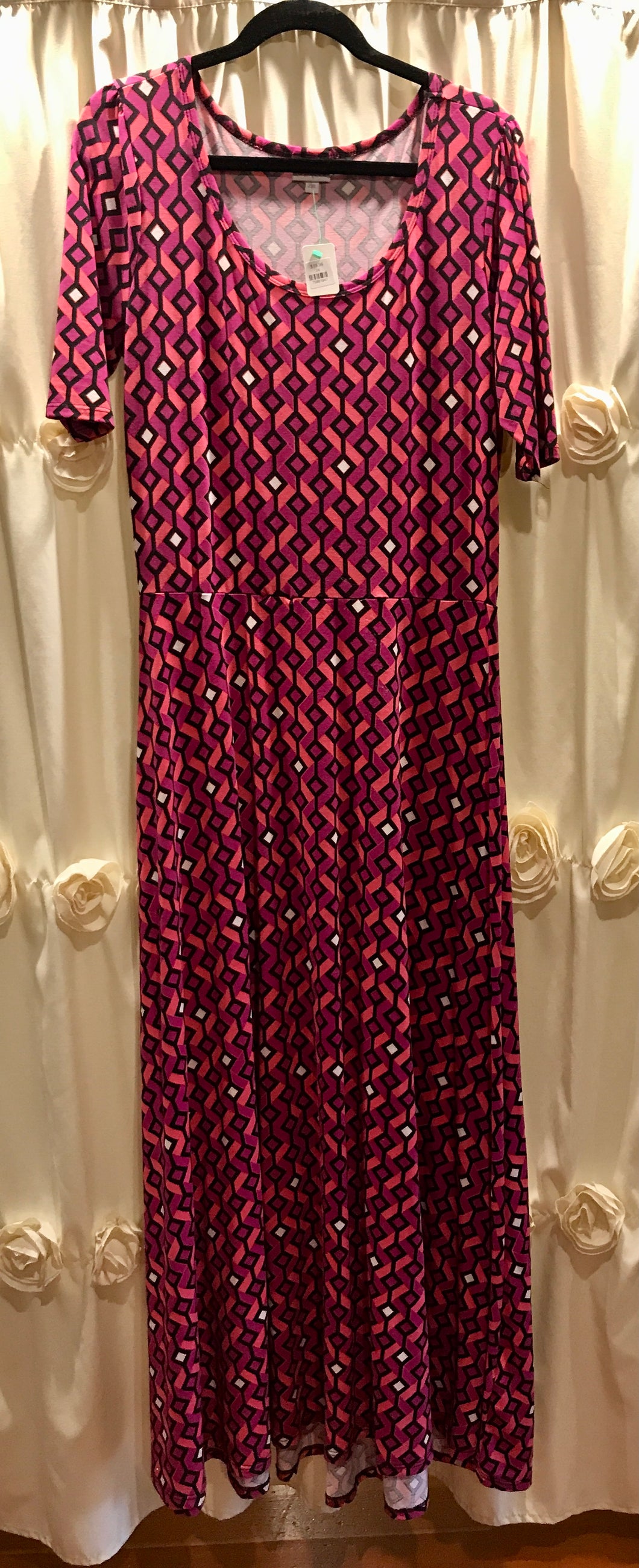 LULAROE PINK AND WHITE TRIANGLE ANA DRESS