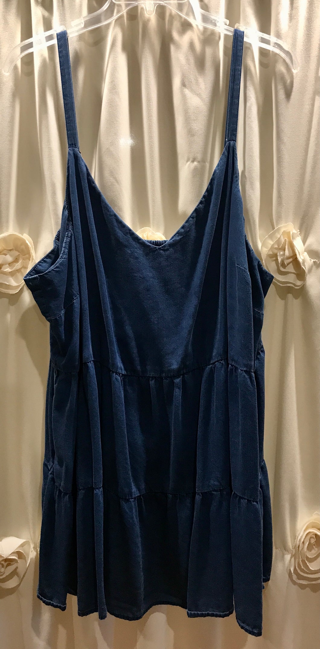 OLD NAVY CHAMBRAY BOBBING BACK TANK