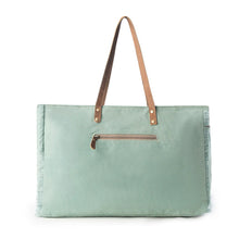 Load image into Gallery viewer, MYRA WILDTUSK WEEKENDER BAG IN GREEN VINTAGE PRINT
